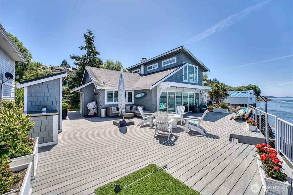 4430 Sunset Beach Road W University Place WA 98466