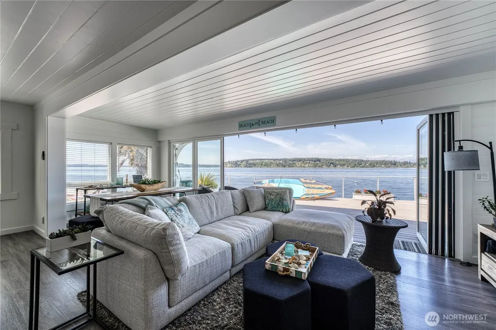 4430 Sunset Beach Road W University Place WA 98466