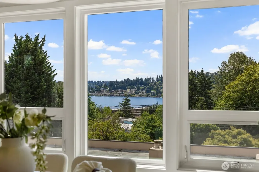 11630 100th Avenue NE Kirkland WA 98034