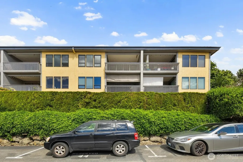 11630 100th Avenue NE Kirkland WA 98034