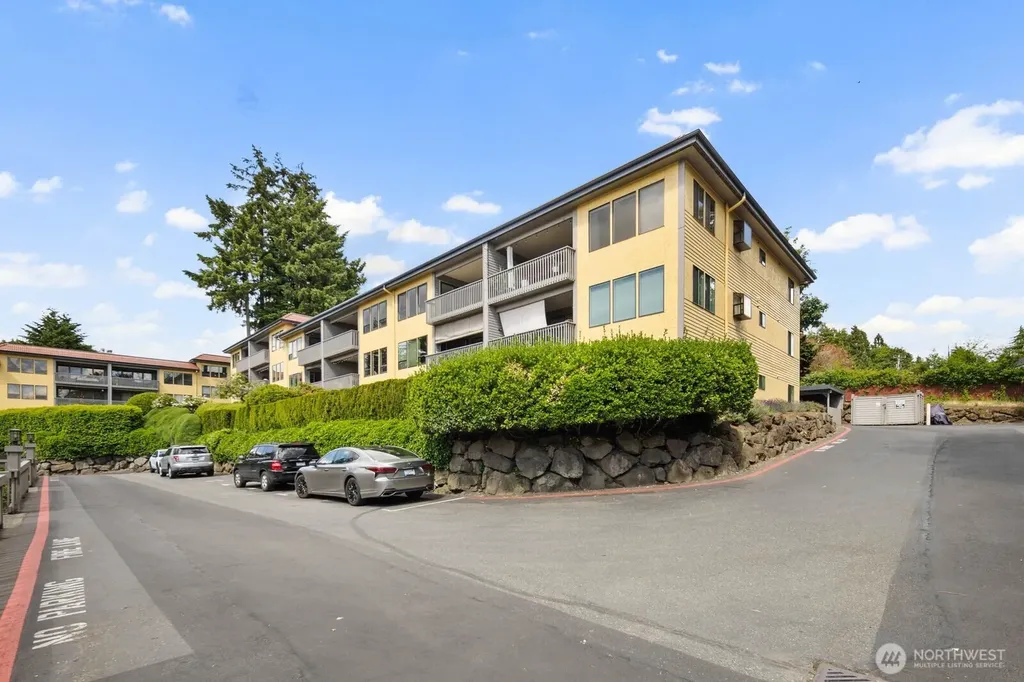 11630 100th Avenue NE Kirkland WA 98034