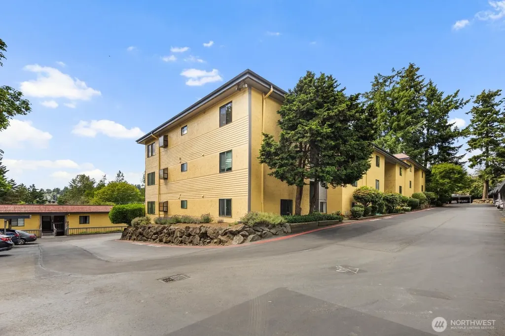 11630 100th Avenue NE Kirkland WA 98034