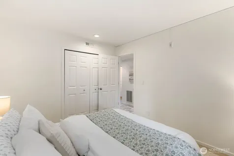 11630 100th Avenue NE Kirkland WA 98034