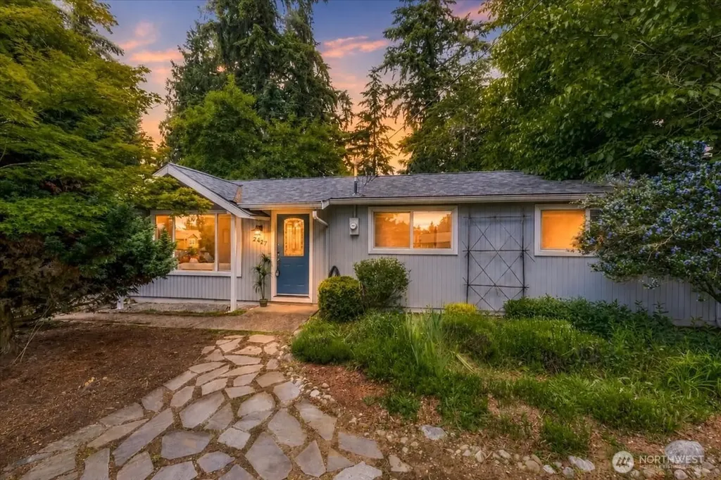 2427 200th Place SW Lynnwood WA 98036