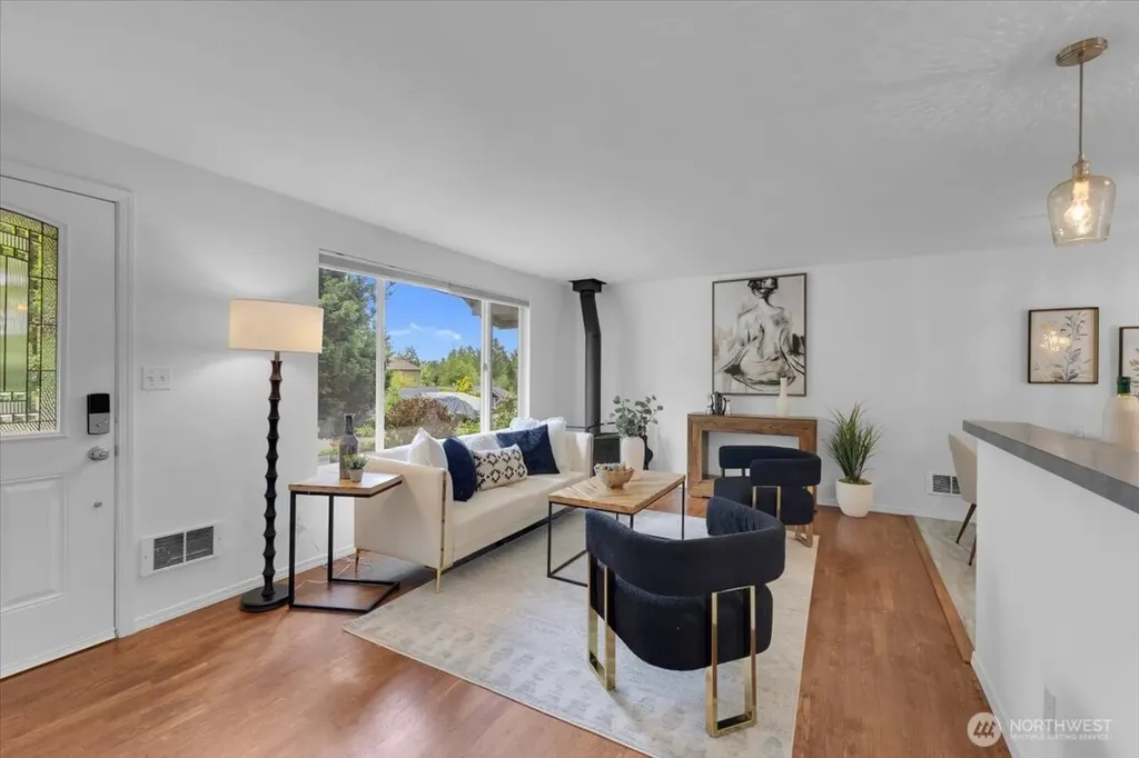 2427 200th Place SW Lynnwood WA 98036