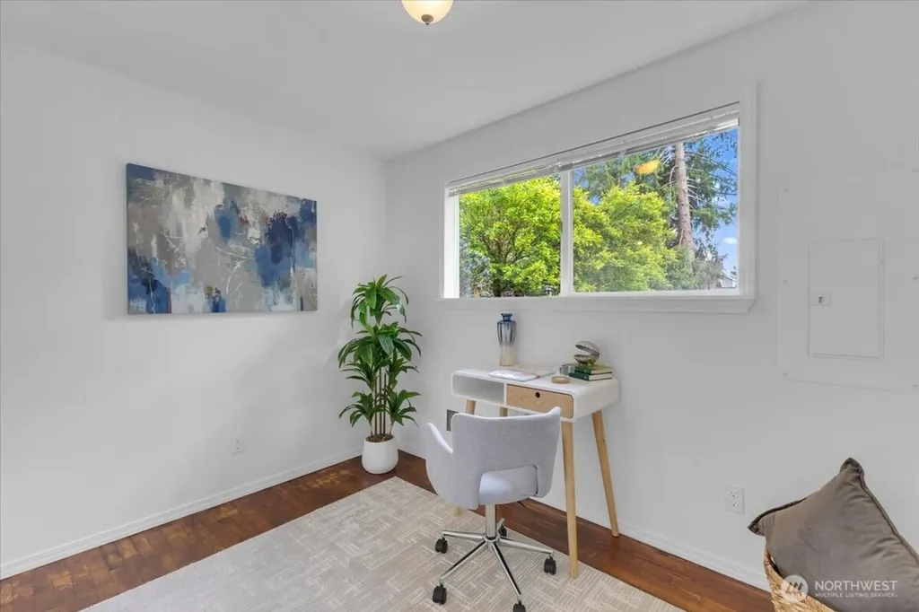 2427 200th Place SW Lynnwood WA 98036