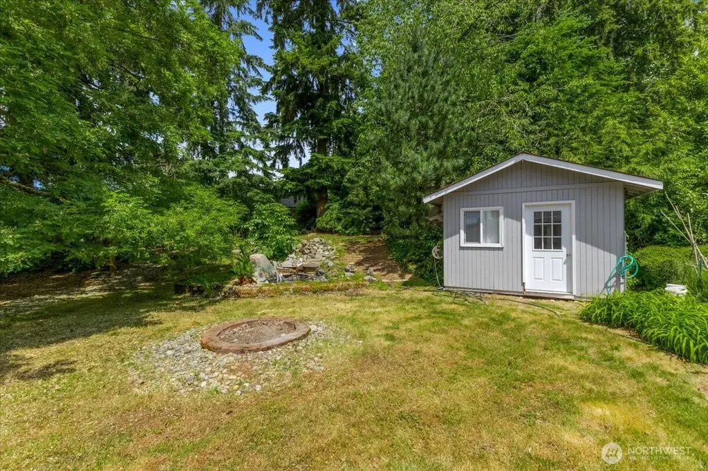 2427 200th Place SW Lynnwood WA 98036