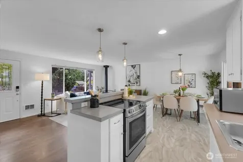 2427 200th Place SW Lynnwood WA 98036