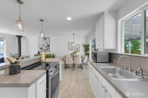 2427 200th Place SW Lynnwood WA 98036