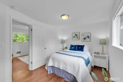 2427 200th Place SW Lynnwood WA 98036