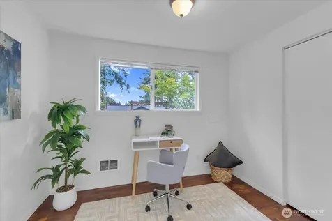 2427 200th Place SW Lynnwood WA 98036