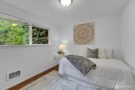 2427 200th Place SW Lynnwood WA 98036