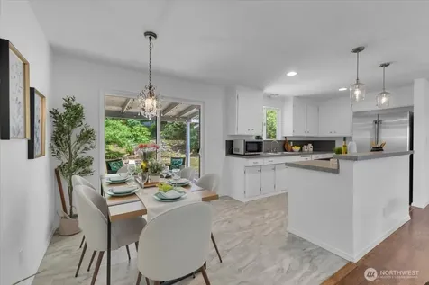 2427 200th Place SW Lynnwood WA 98036