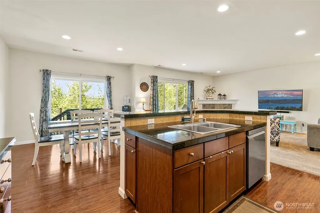15216 79th Avenue E Puyallup WA 98375
