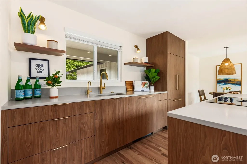 7047 NE 138th Street Kirkland WA 98034