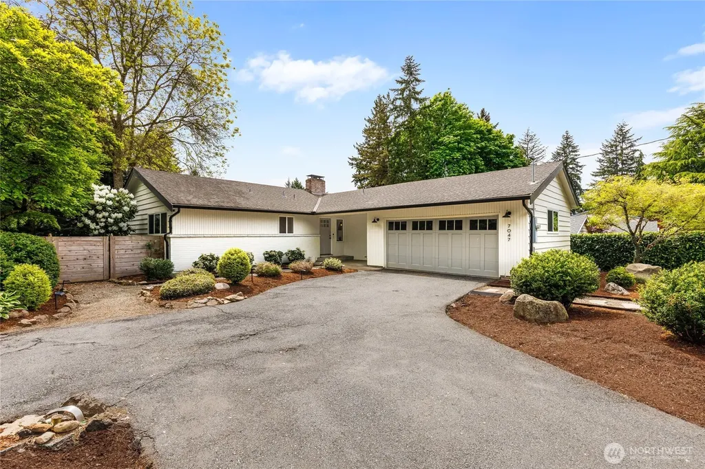 7047 NE 138th Street Kirkland WA 98034