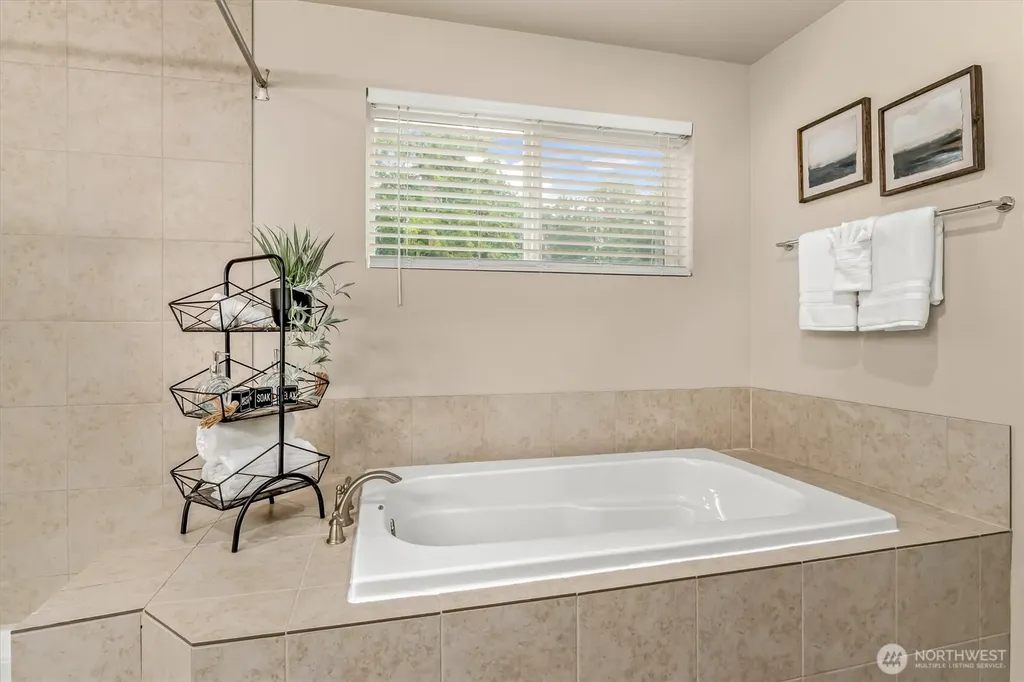 810 90th Street NW Tulalip WA 98271