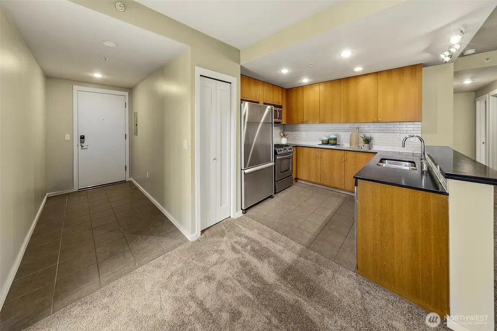 81 Clay Street Seattle WA 98121
