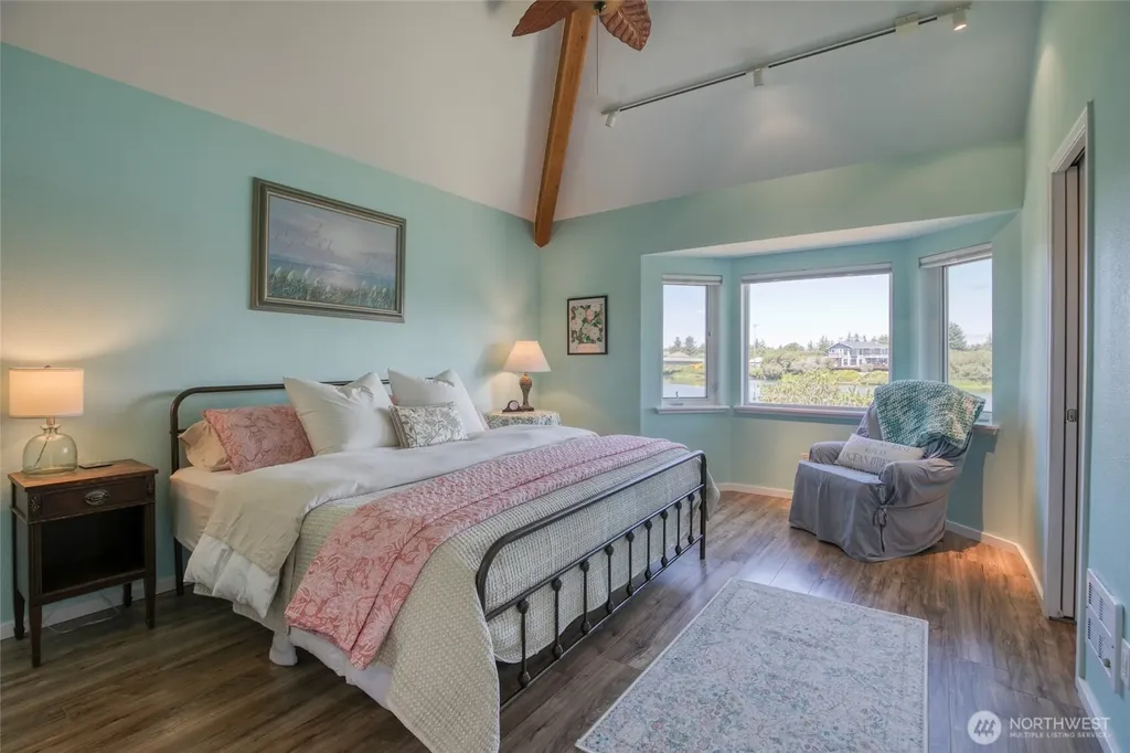 142 Sea Breeze SE Ocean Shores WA 98569