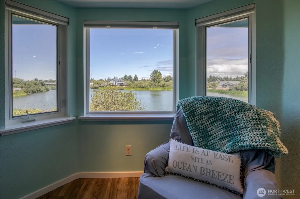 142 Sea Breeze SE Ocean Shores WA 98569