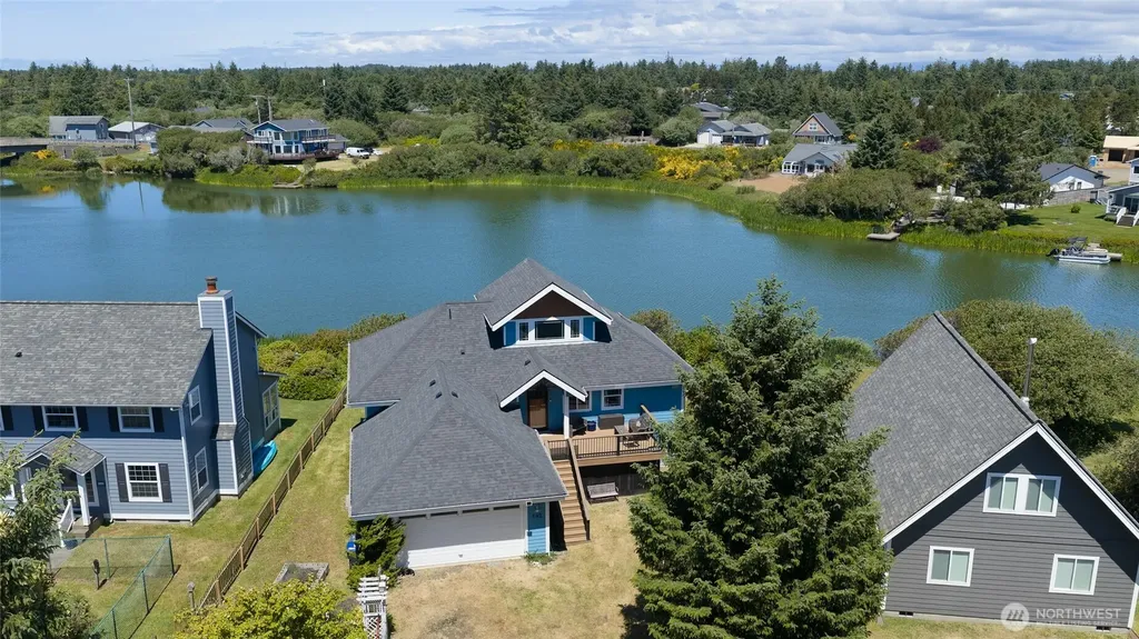 142 Sea Breeze SE Ocean Shores WA 98569
