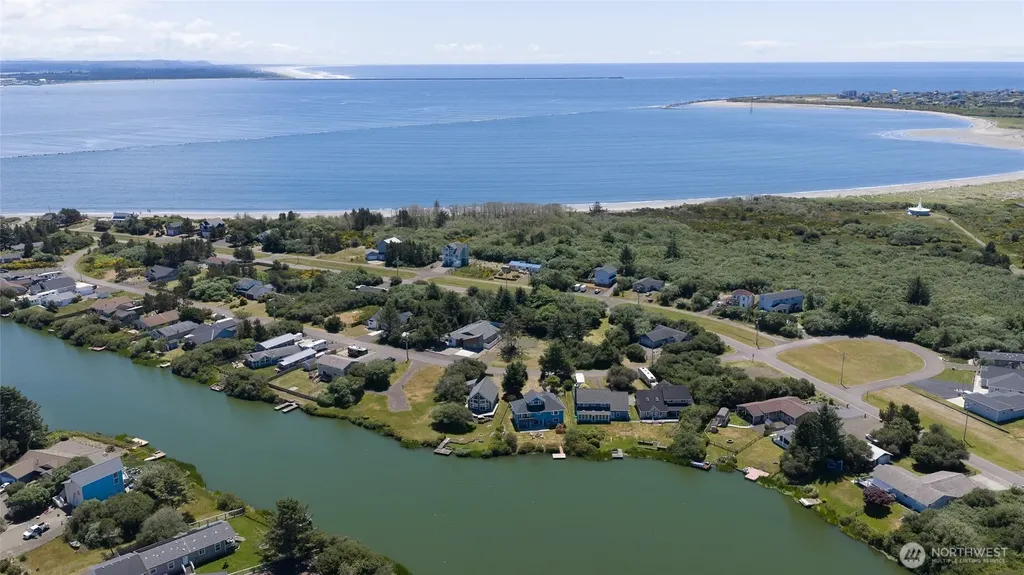 142 Sea Breeze SE Ocean Shores WA 98569