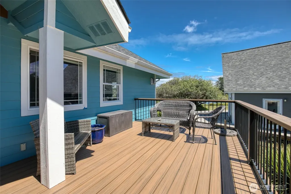 142 Sea Breeze SE Ocean Shores WA 98569