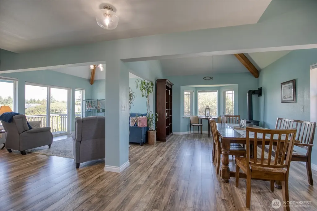 142 Sea Breeze SE Ocean Shores WA 98569