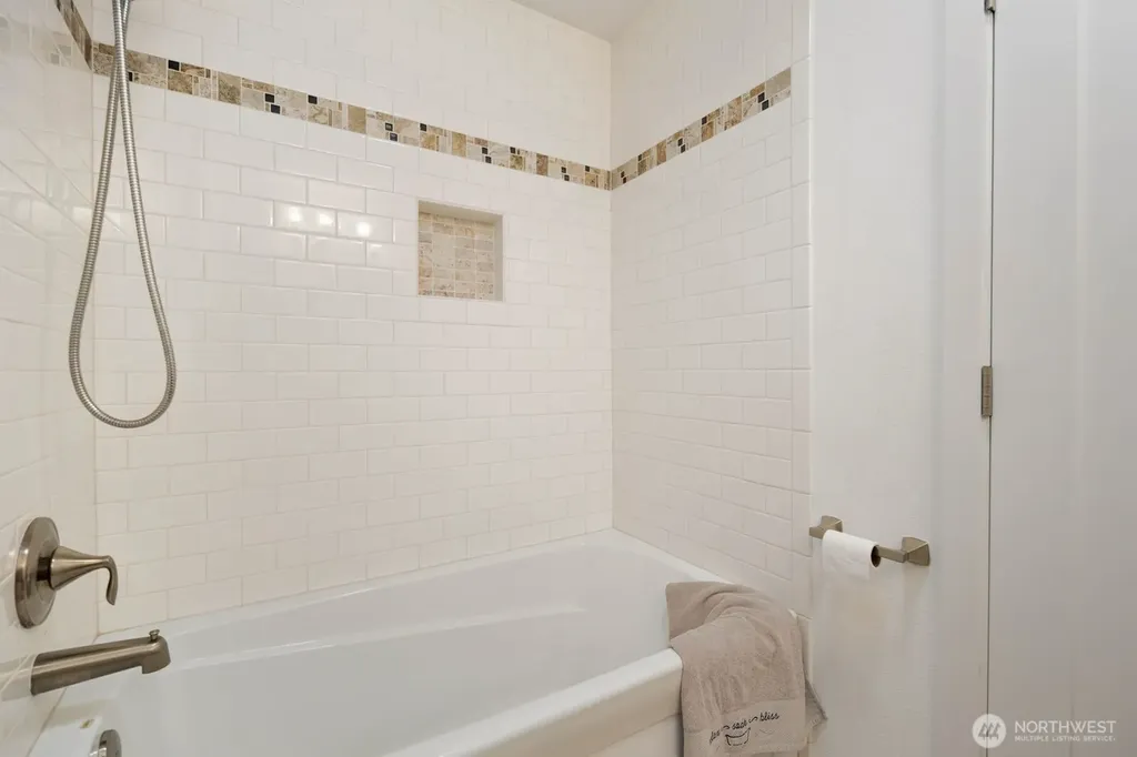 1727 Harbor Avenue SW Seattle WA 98126