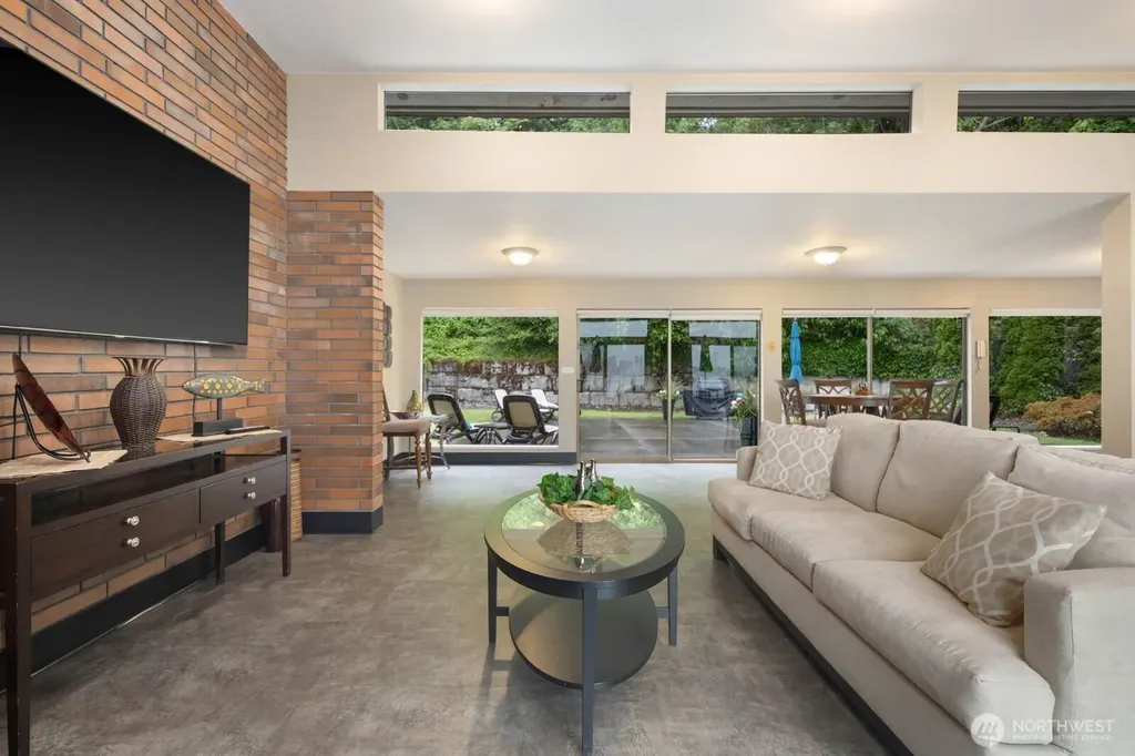 1727 Harbor Avenue SW Seattle WA 98126