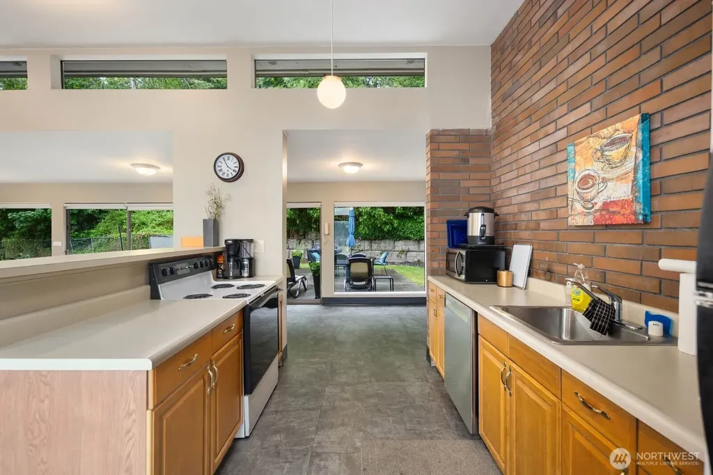1727 Harbor Avenue SW Seattle WA 98126