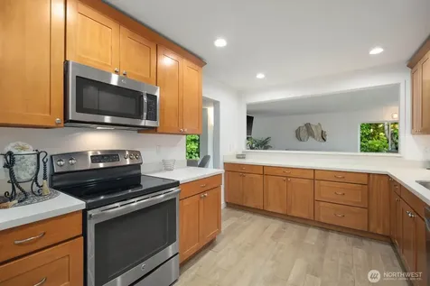 1727 Harbor Avenue SW Seattle WA 98126