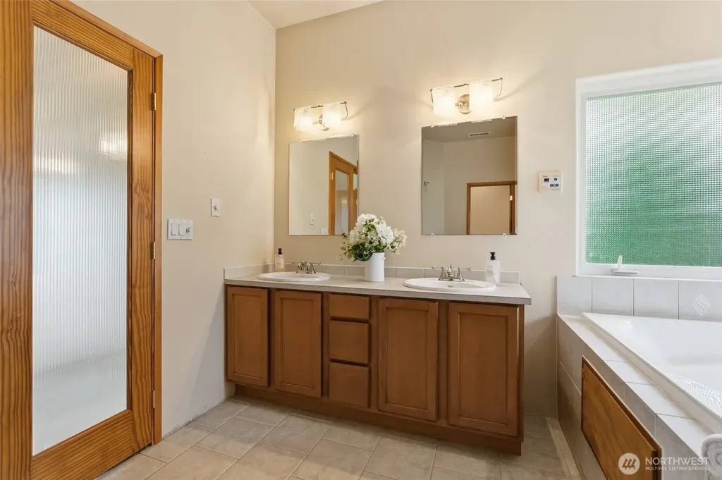9347 Piperhill Drive SE Olympia WA 98513