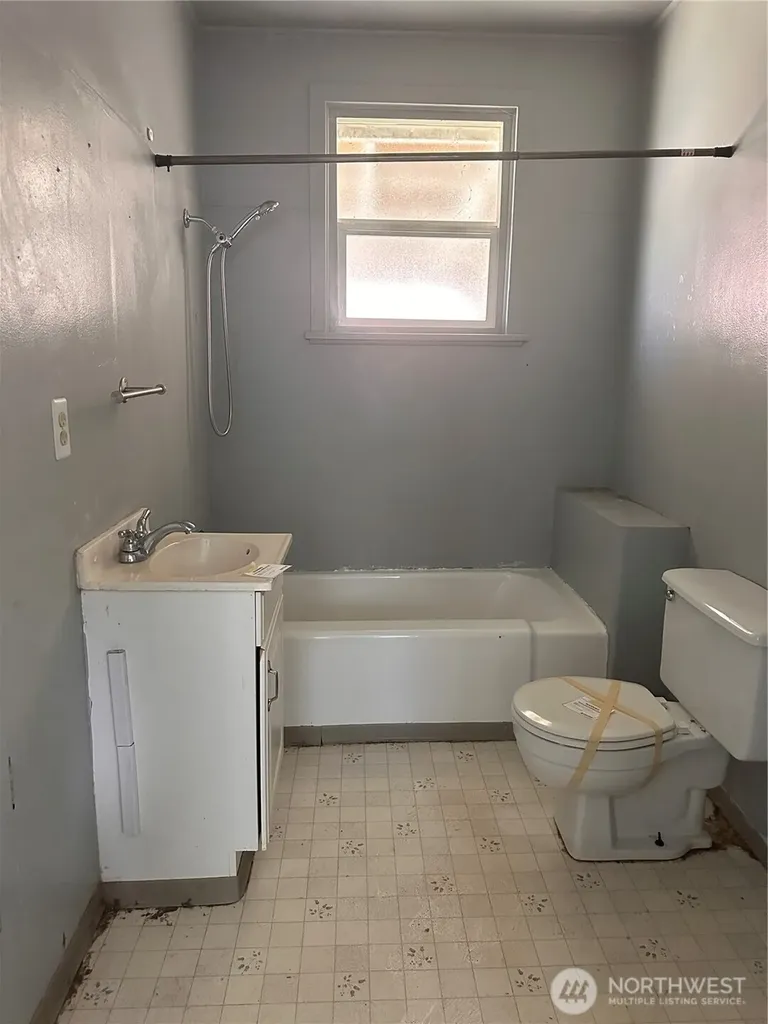 152 Karr Avenue Hoquiam WA 98550