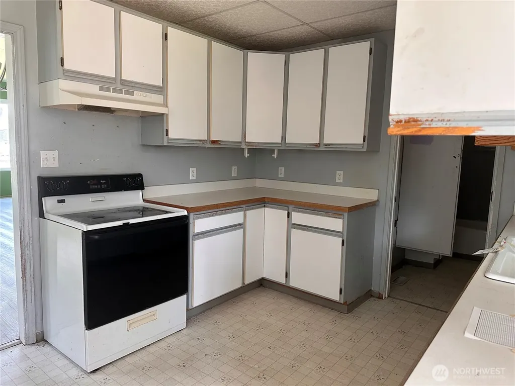 152 Karr Avenue Hoquiam WA 98550