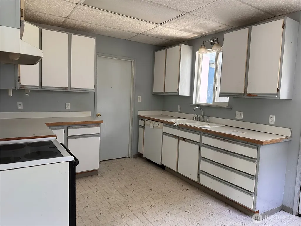 152 Karr Avenue Hoquiam WA 98550