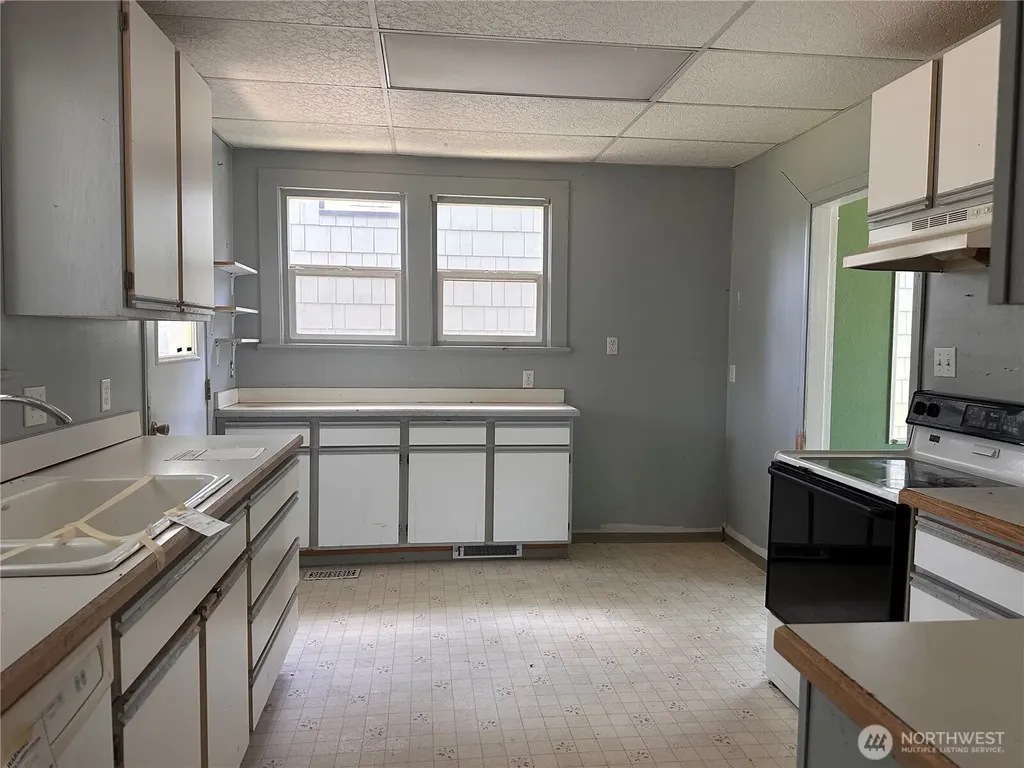 152 Karr Avenue Hoquiam WA 98550