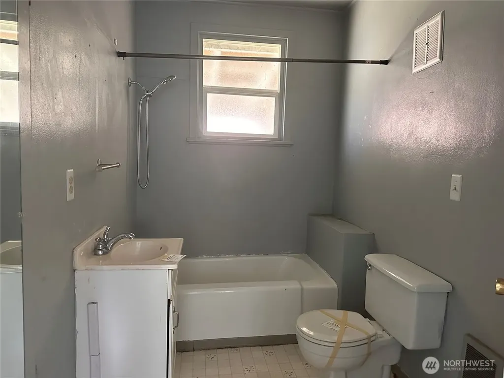 152 Karr Avenue Hoquiam WA 98550