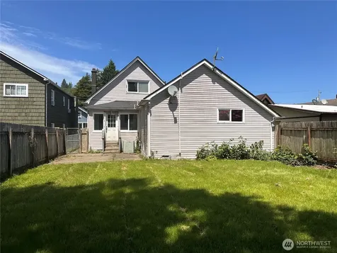 152 Karr Avenue Hoquiam WA 98550