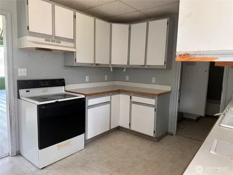 152 Karr Avenue Hoquiam WA 98550