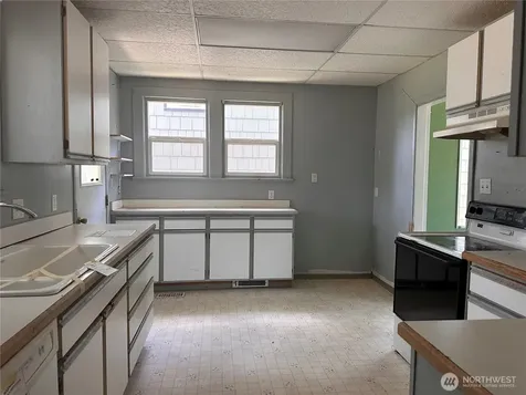 152 Karr Avenue Hoquiam WA 98550