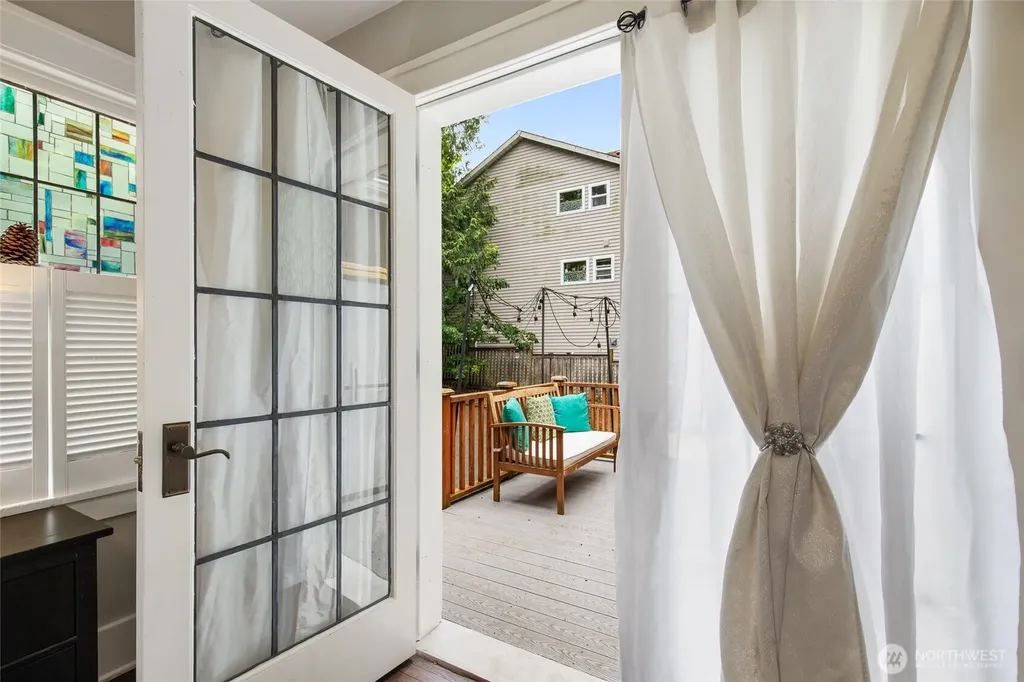 10124 3rd Avenue NW Seattle WA 98177