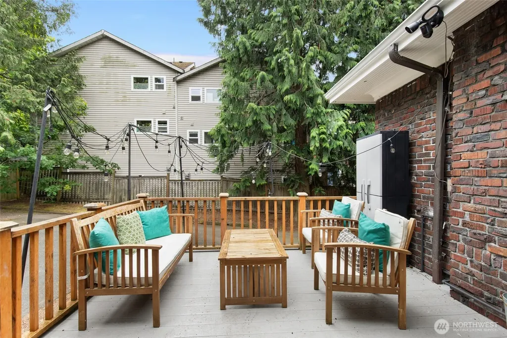 10124 3rd Avenue NW Seattle WA 98177