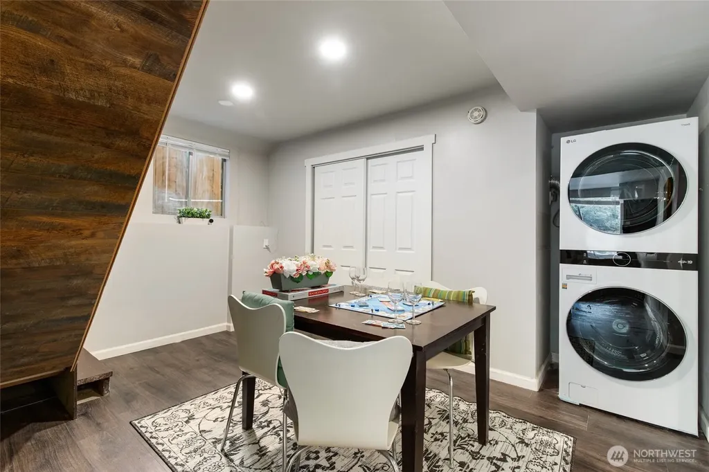 10124 3rd Avenue NW Seattle WA 98177