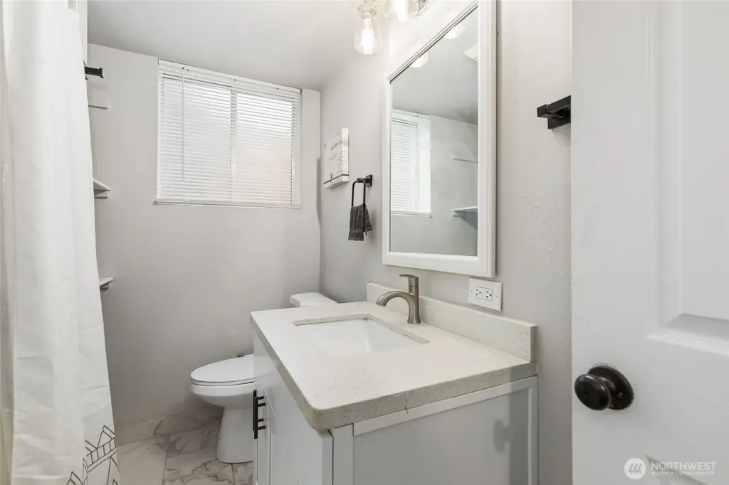 10124 3rd Avenue NW Seattle WA 98177