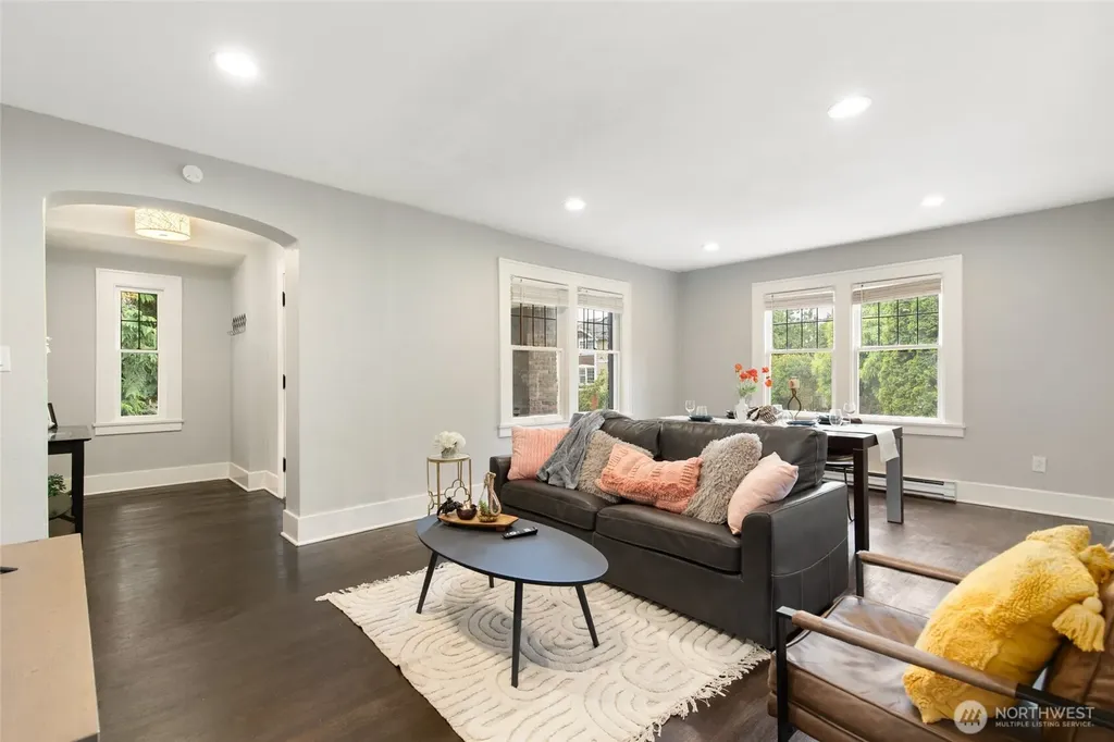 10124 3rd Avenue NW Seattle WA 98177