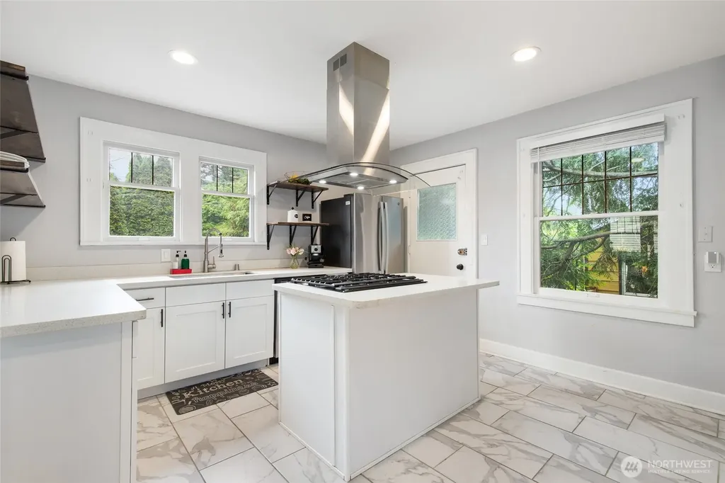 10124 3rd Avenue NW Seattle WA 98177