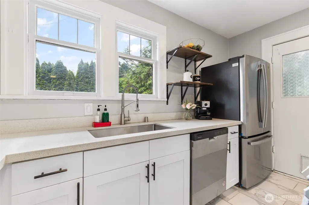 10124 3rd Avenue NW Seattle WA 98177