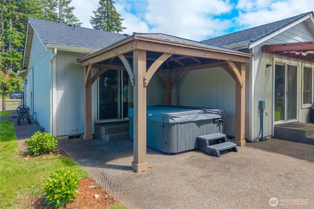 10309 School Land Road SW Rochester WA 98579