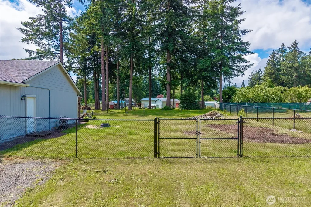 10309 School Land Road SW Rochester WA 98579